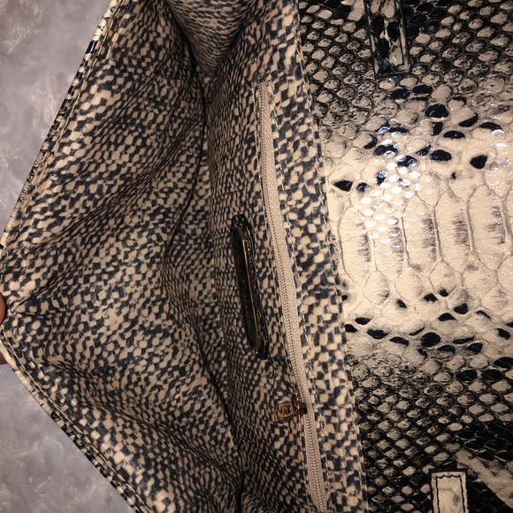 Snake patterned purse - Picture 3 of 4
